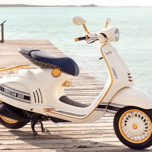 Vespa 946 Christian Dior 